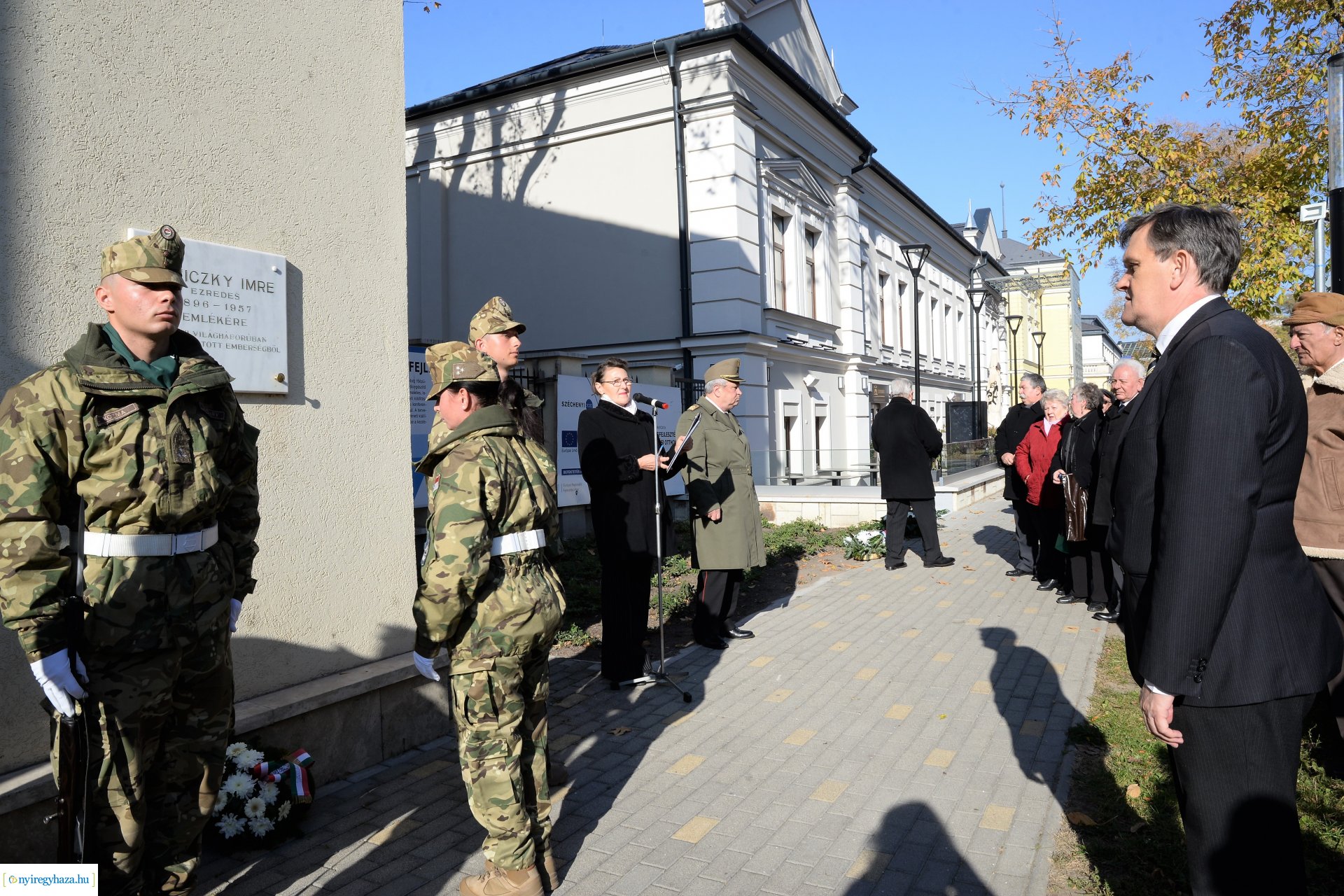 Megemlékezés Reviczky Imre ezredes emléktáblája előtt