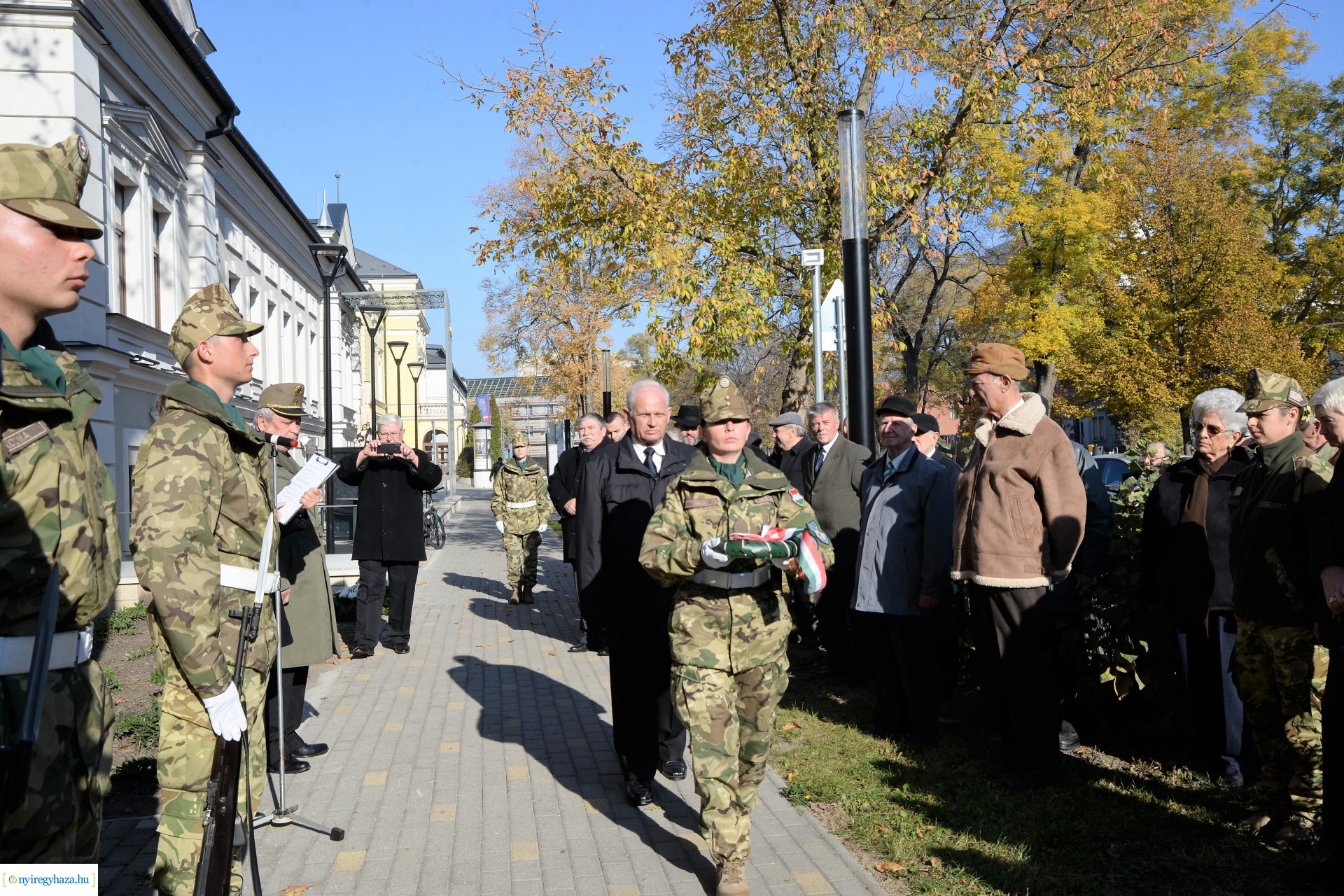 Megemlékezés Reviczky Imre ezredes emléktáblája előtt