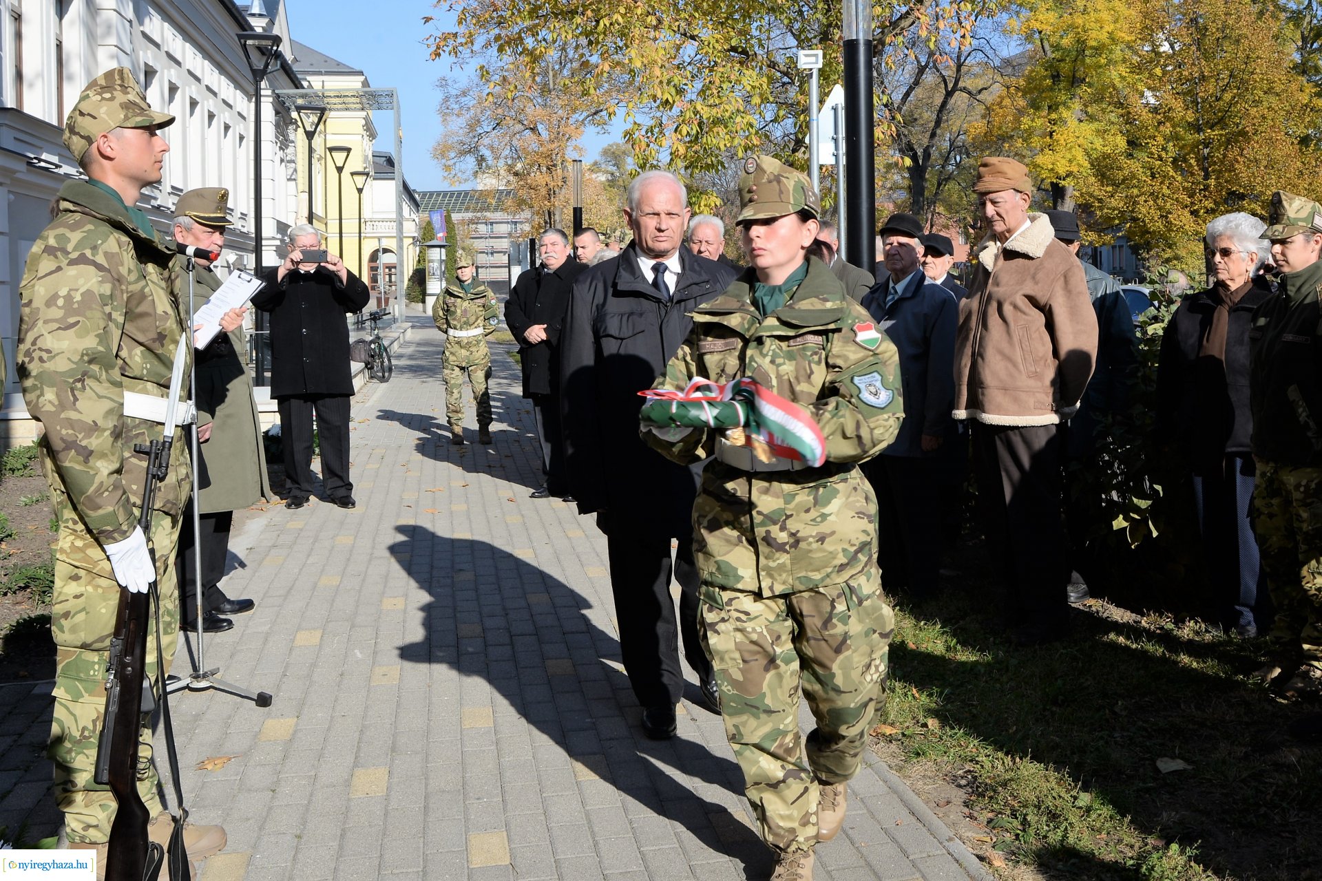 Megemlékezés Reviczky Imre ezredes emléktáblája előtt