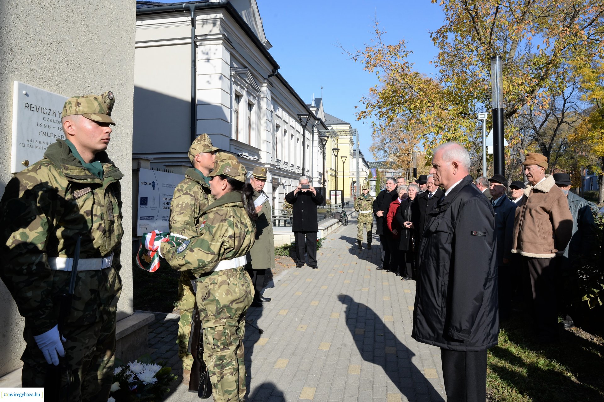 Megemlékezés Reviczky Imre ezredes emléktáblája előtt