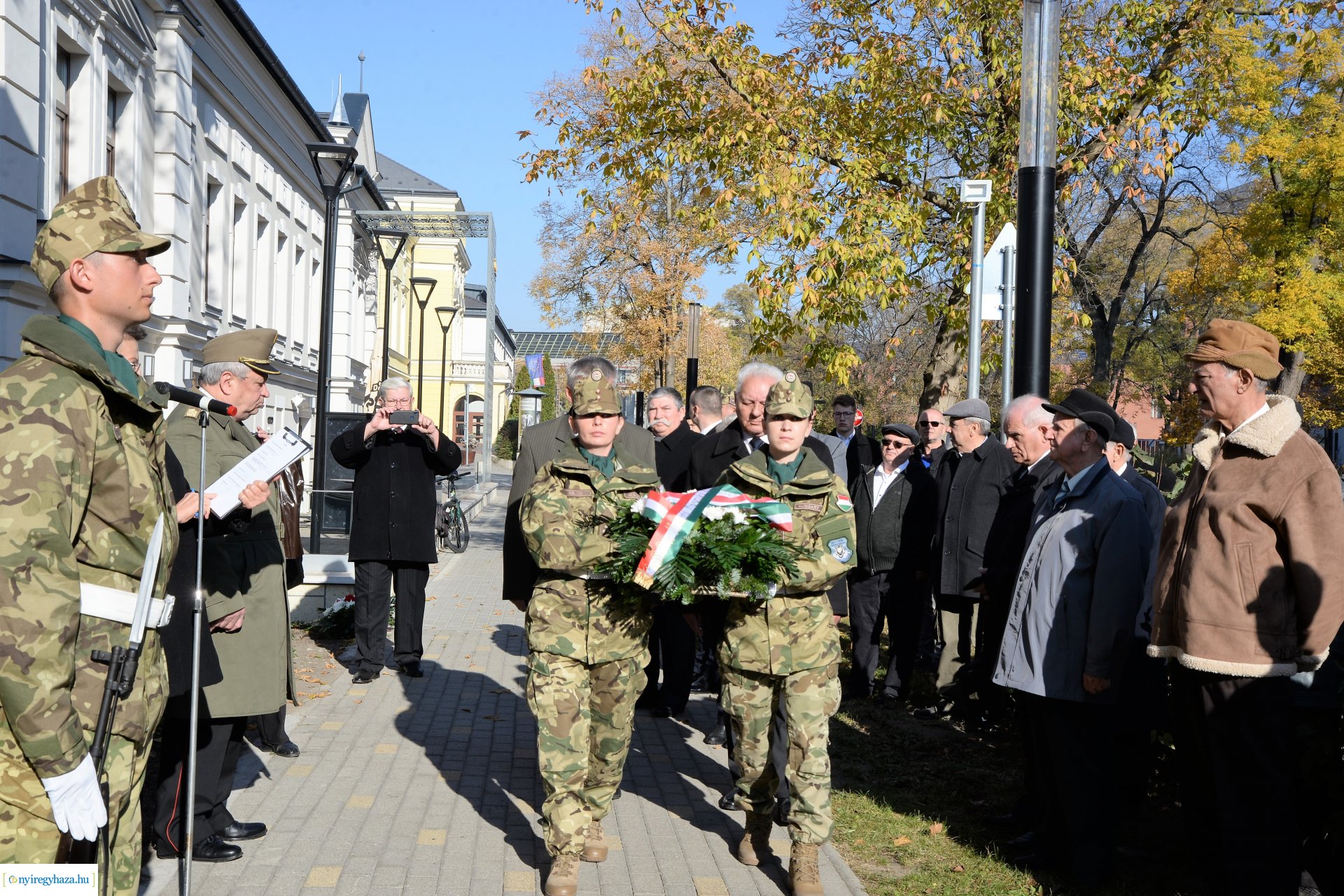 Megemlékezés Reviczky Imre ezredes emléktáblája előtt