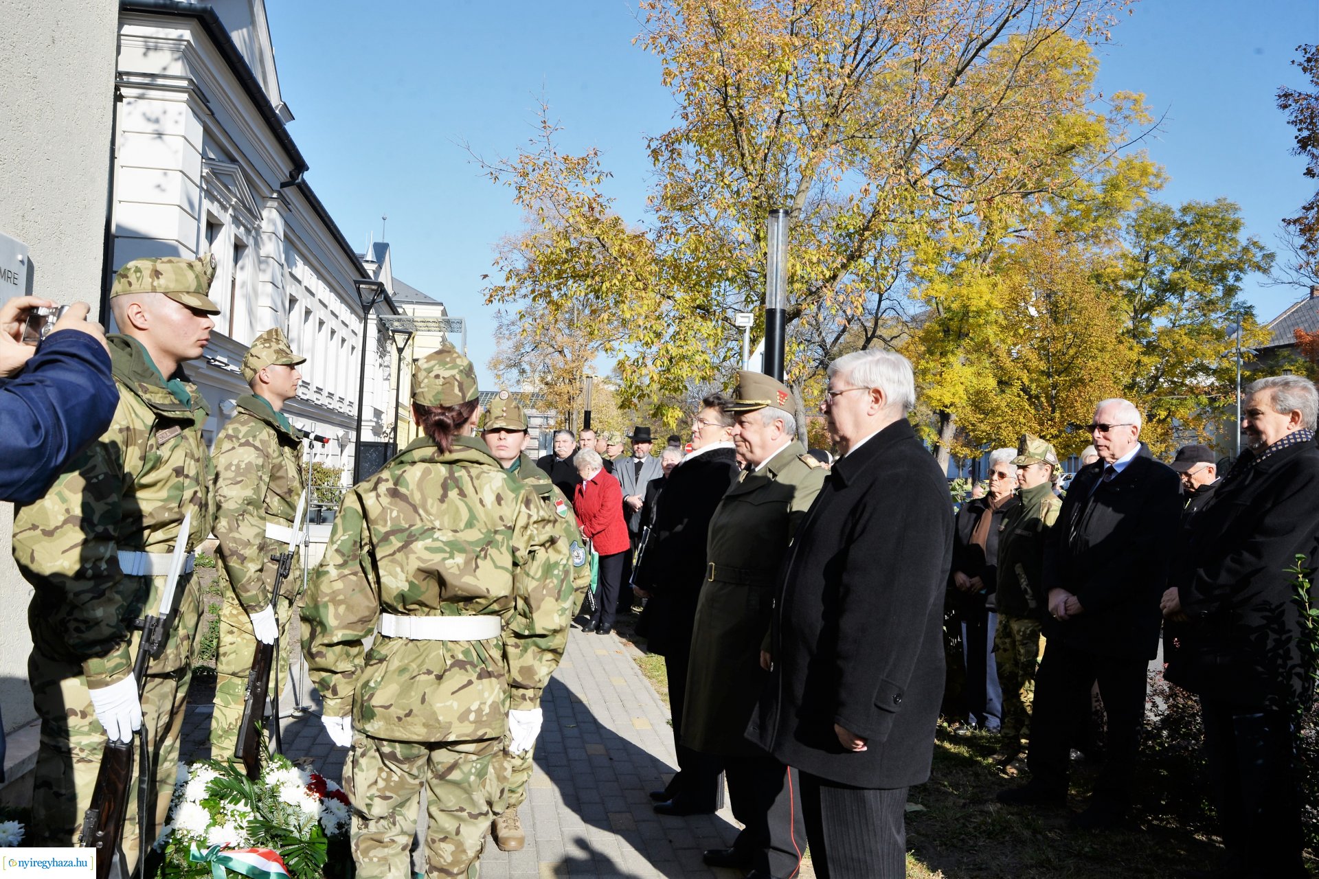 Megemlékezés Reviczky Imre ezredes emléktáblája előtt