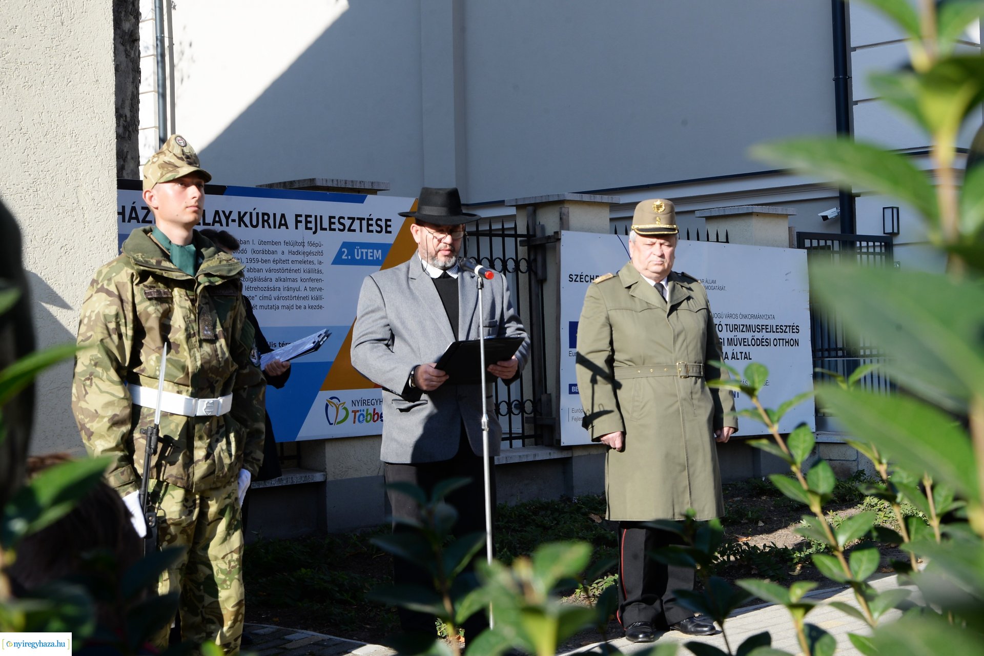 Megemlékezés Reviczky Imre ezredes emléktáblája előtt