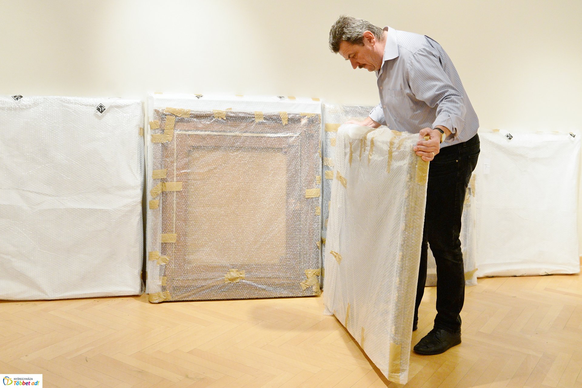 Megérkeztek a Szinyei Merse Pál festmények Nyíregyházára