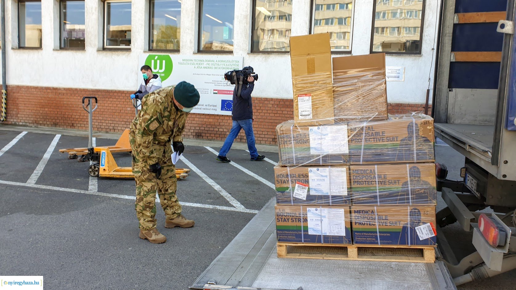 Megérkeztek a védőfelszerelések a kórházba