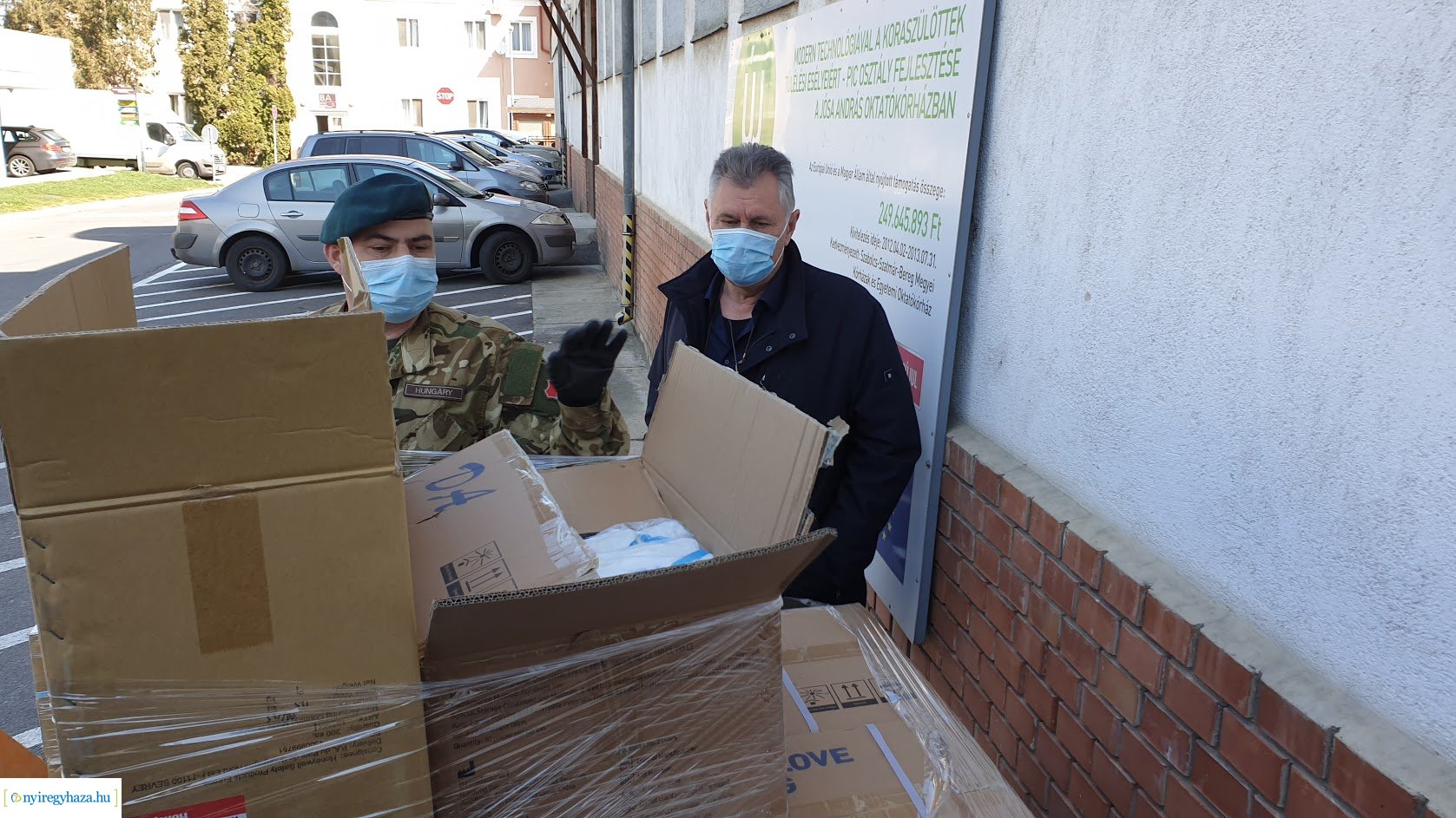 Megérkeztek a védőfelszerelések a kórházba
