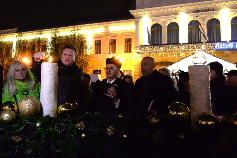 Meggyújtották advent harmadik gyertyáját - 2023