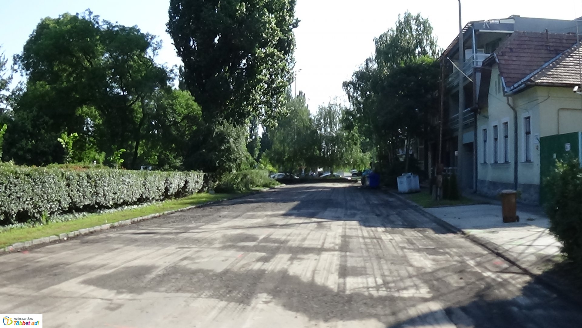 Megkezdődött a Pazonyi tér útburkolatának felújítása