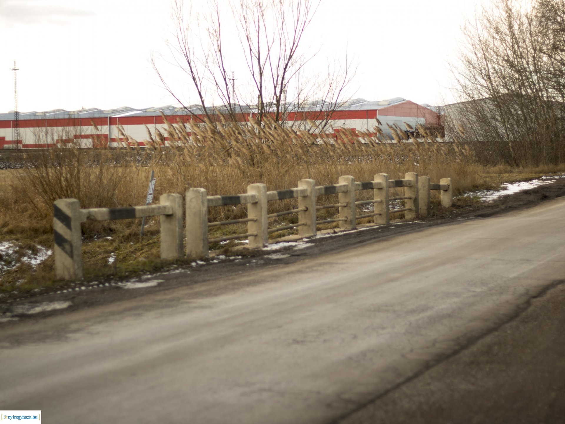 Megkezdődött a Rozsrétszőlő bekötőút felújítása