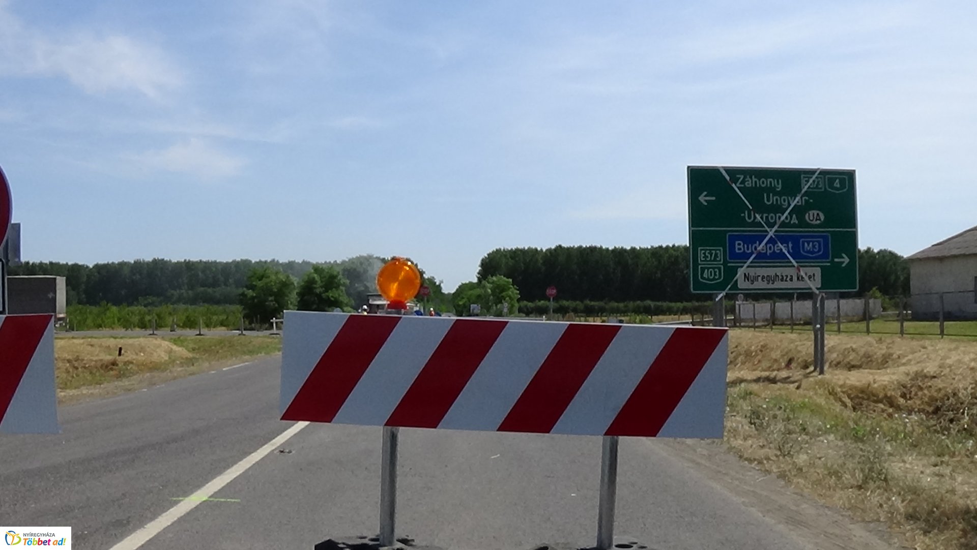 Megkezdődött az új körforgalmi csomópont kialakítása a 403-as elkerülő főútvonalon