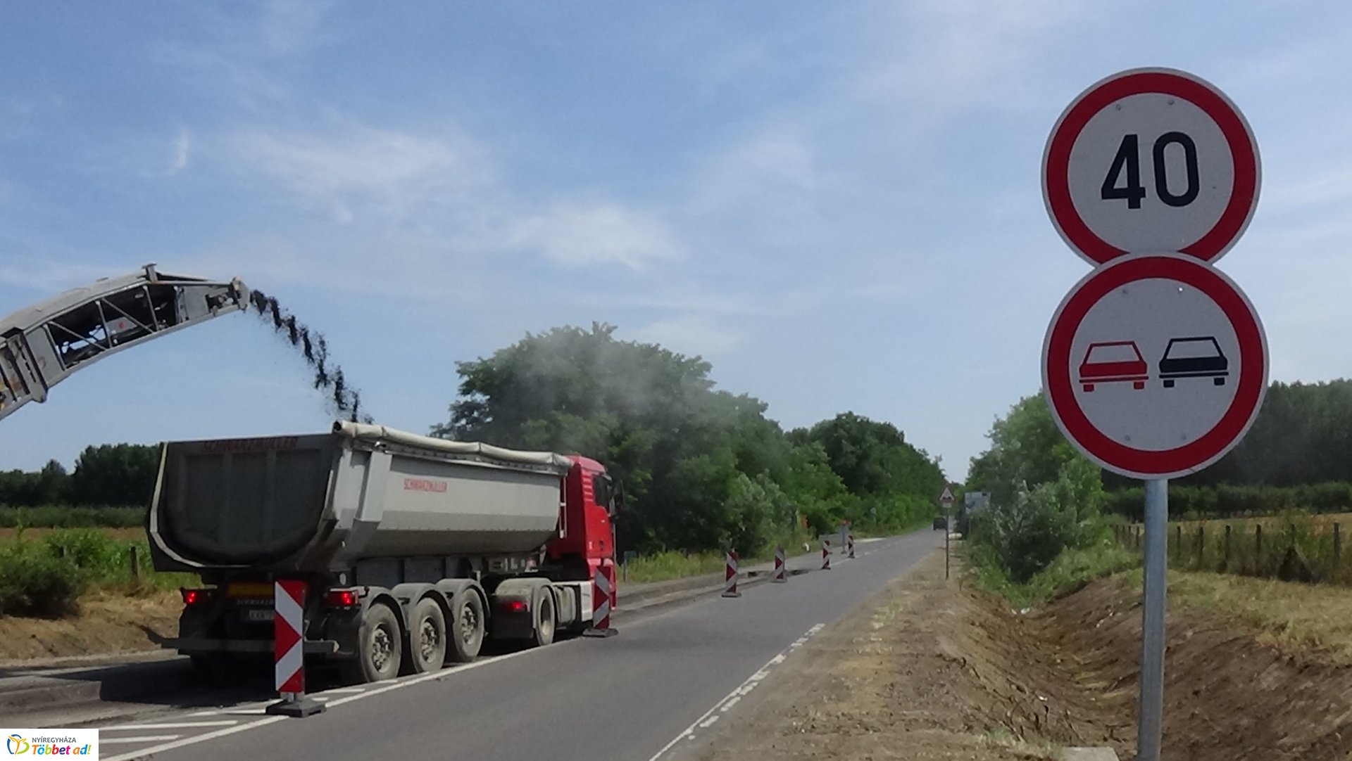 Megkezdődött az új körforgalmi csomópont kialakítása a 403-as elkerülő főútvonalon