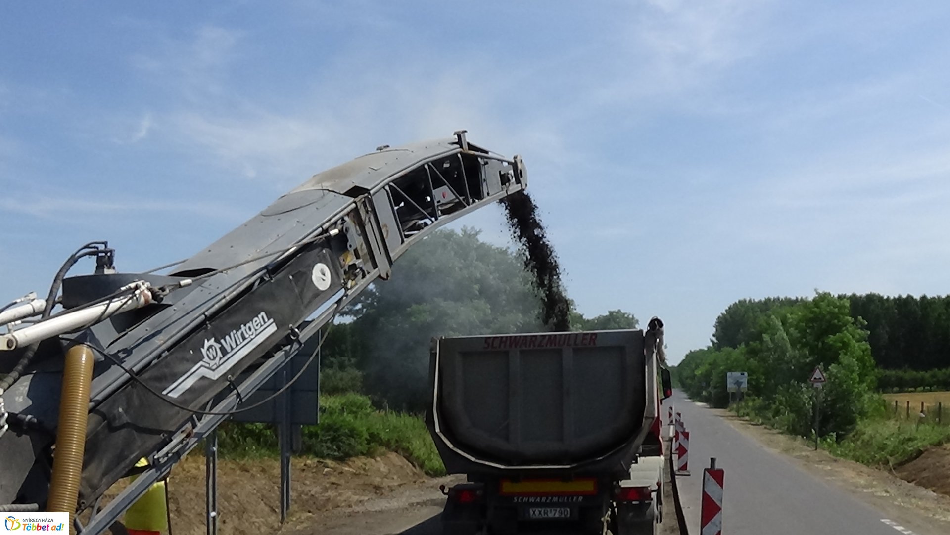 Megkezdődött az új körforgalmi csomópont kialakítása a 403-as elkerülő főútvonalon