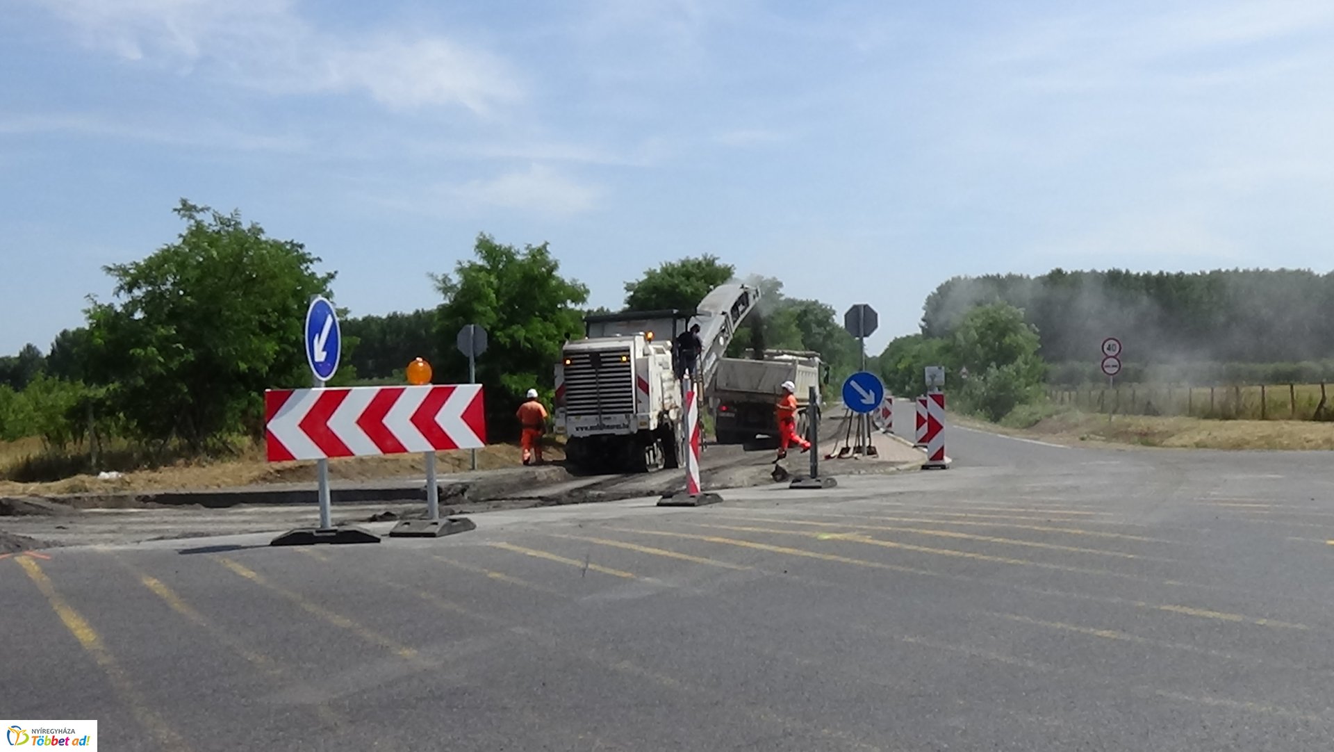Megkezdődött az új körforgalmi csomópont kialakítása a 403-as elkerülő főútvonalon