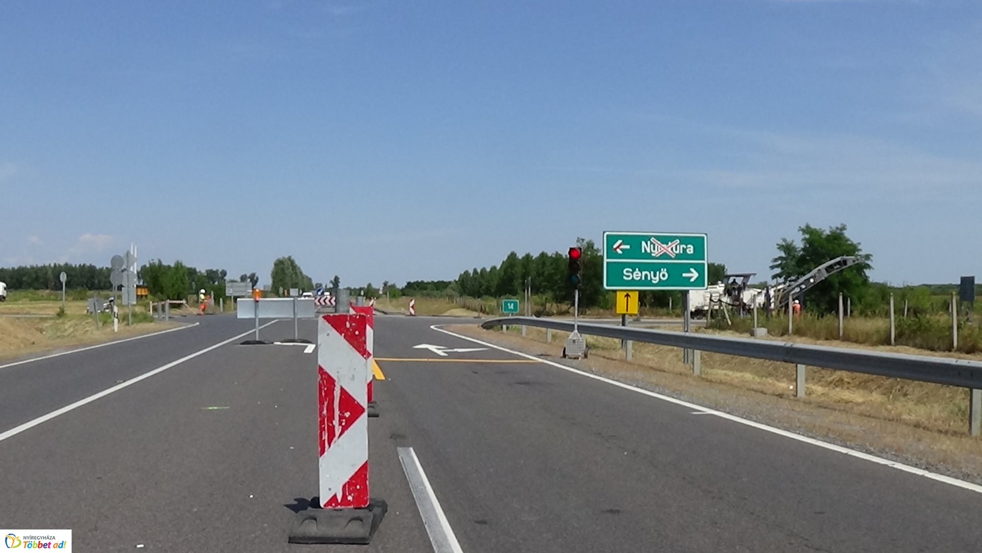 Megkezdődött az új körforgalmi csomópont kialakítása a 403-as elkerülő főútvonalon