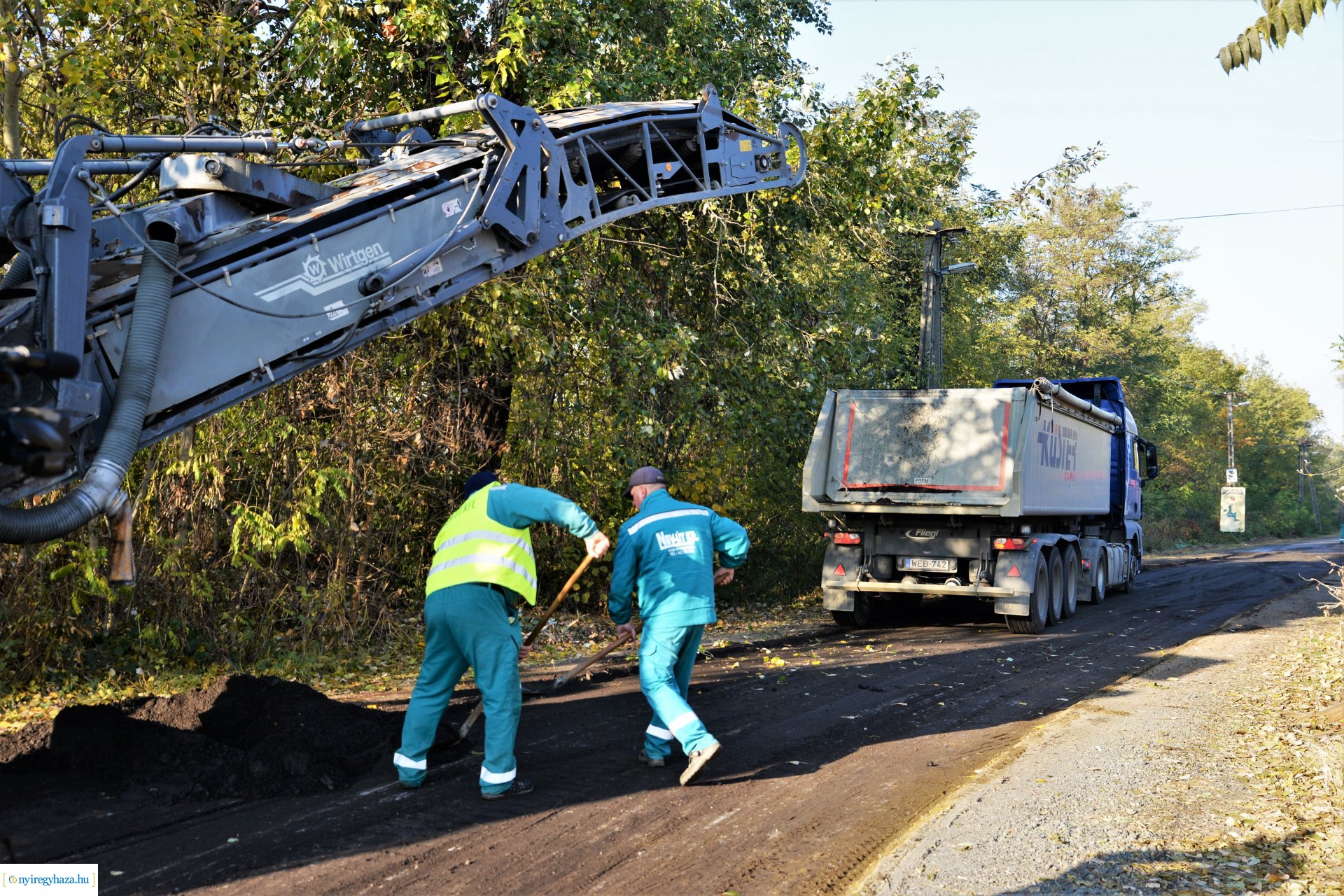 Megkezdődött az útfelújítás az Oláhréti úton