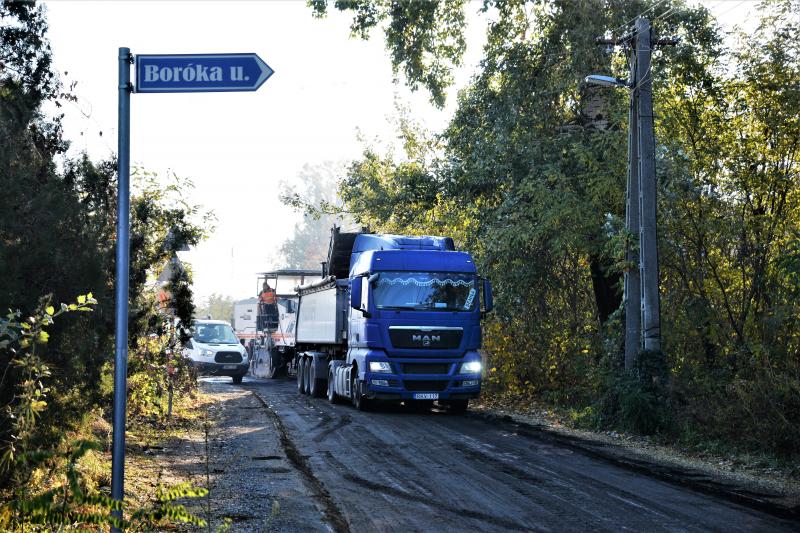 Megkezdődött az útfelújítás az Oláhréti úton