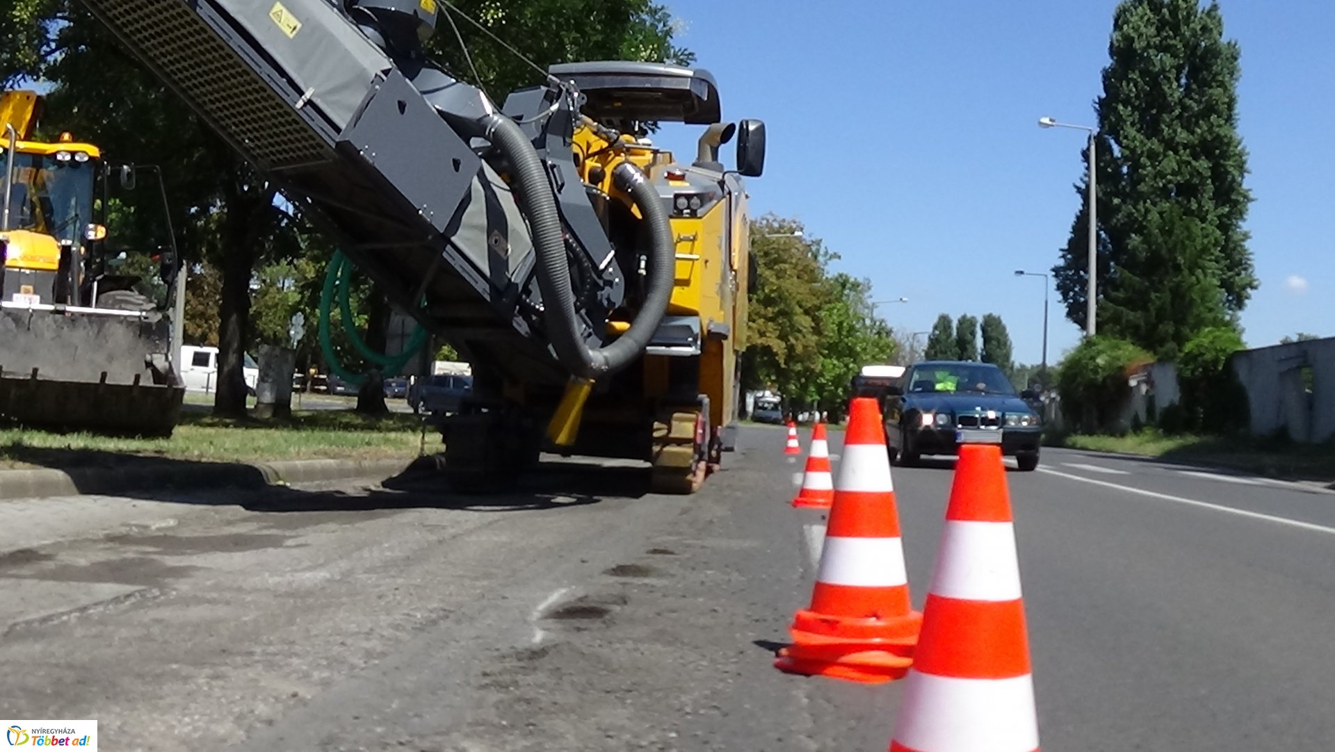 Megkezdődtek az útfelújítási munkák a Korányin