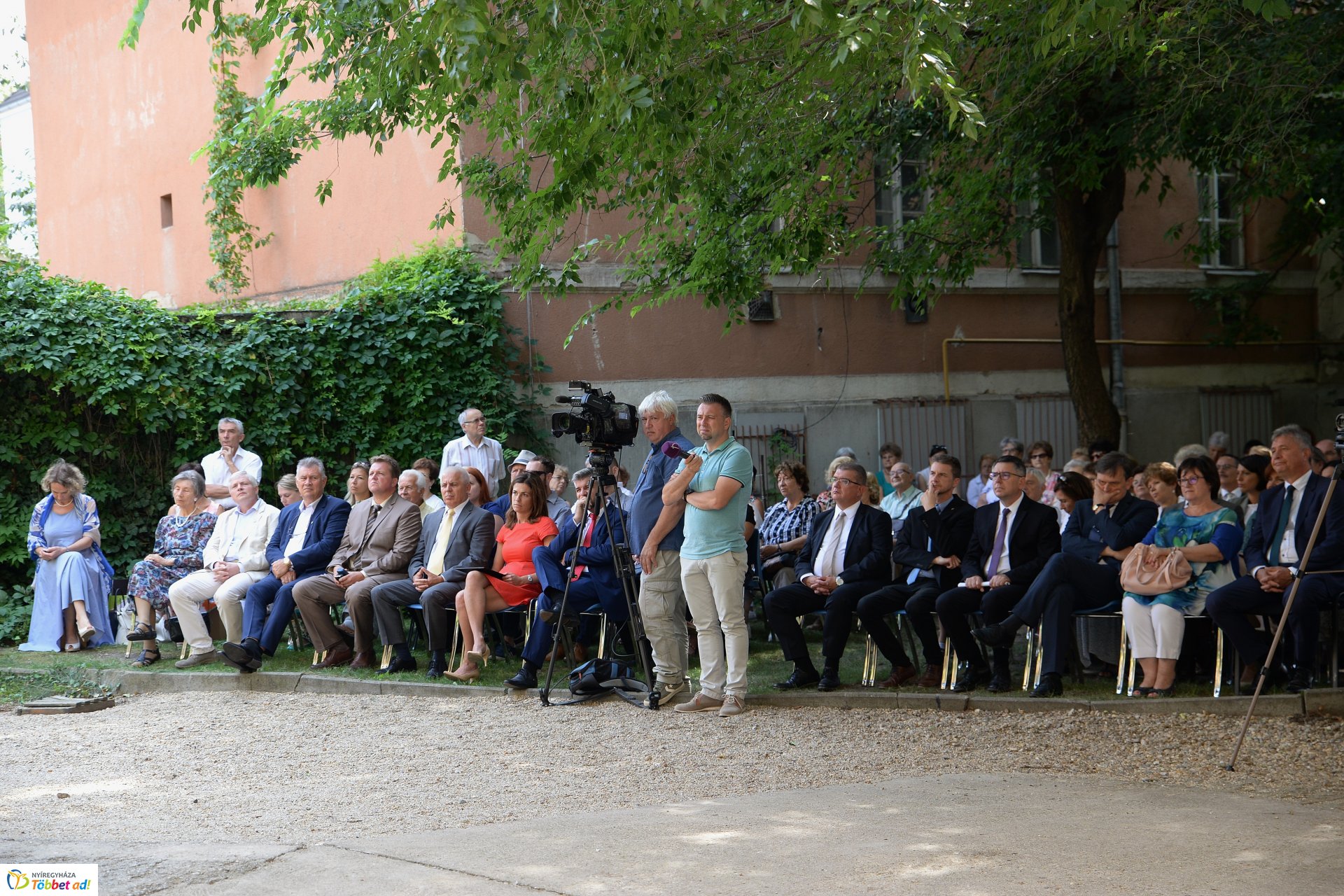 Megnyílt a Szinyei kiállítás