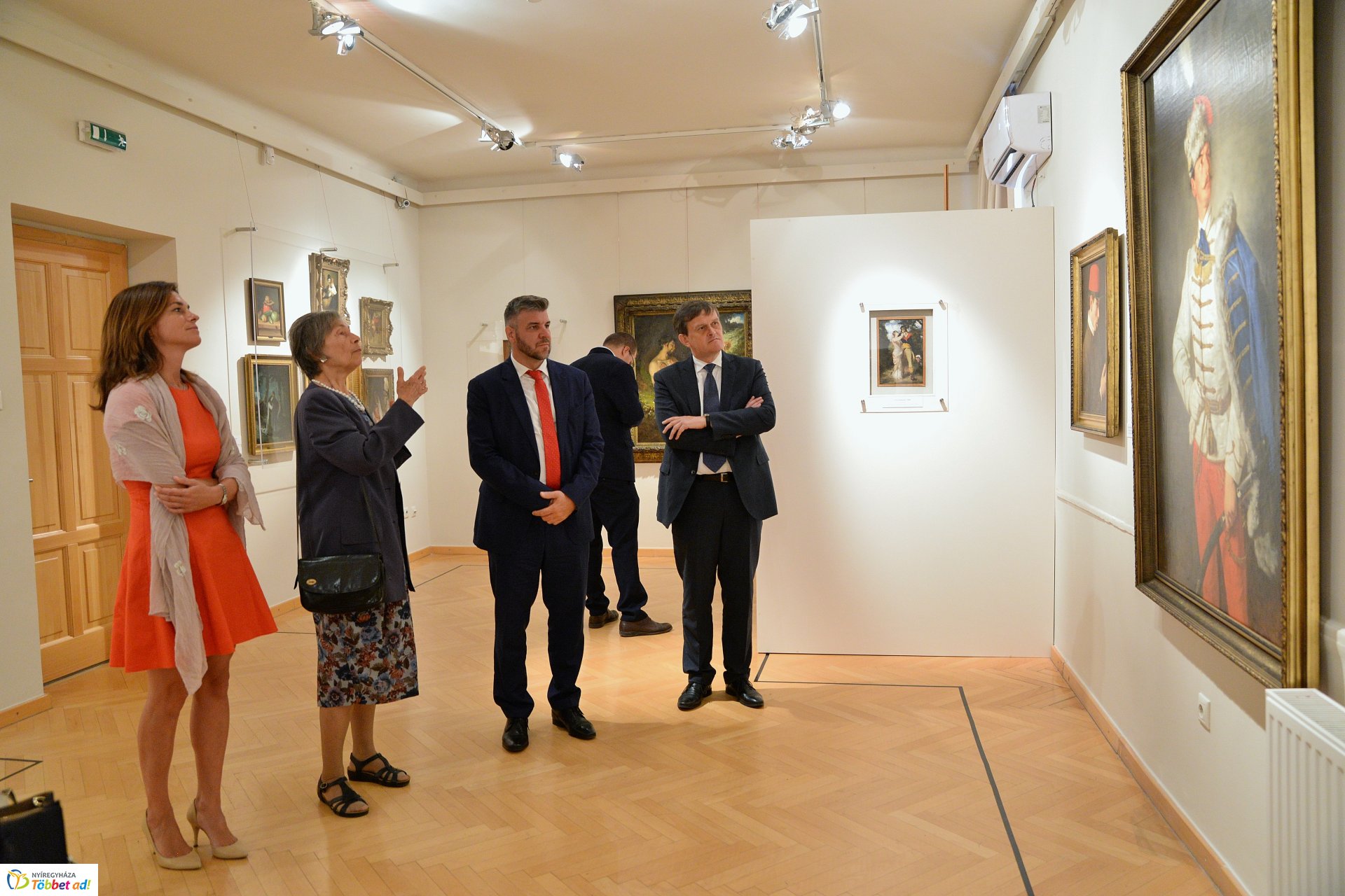 Megnyílt a Szinyei kiállítás