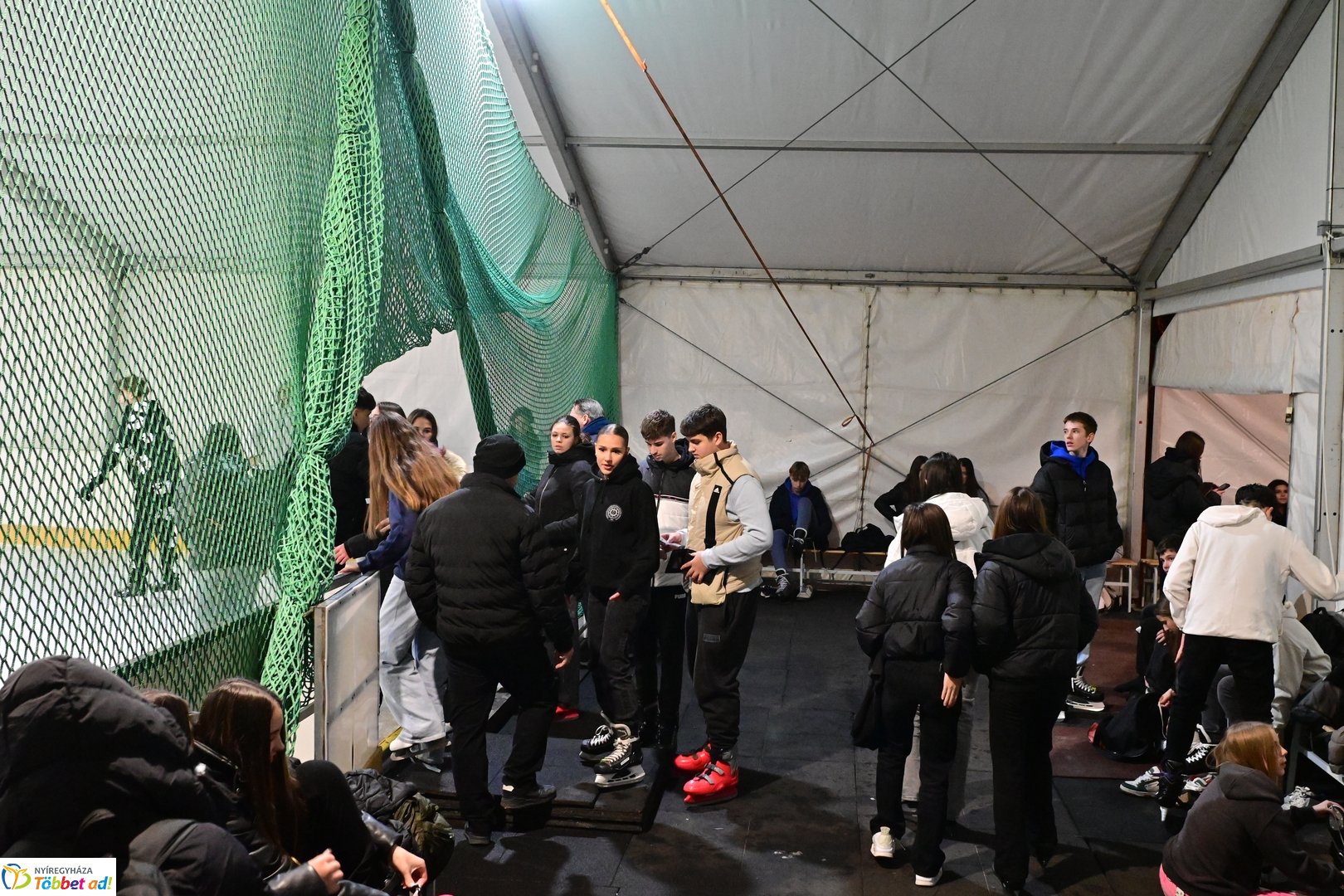 Megnyitott a jégpálya - 2025