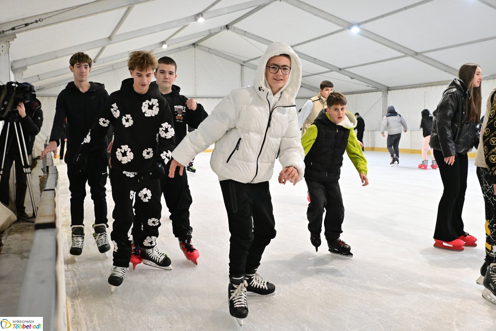 Megnyitott a jégpálya - 2025