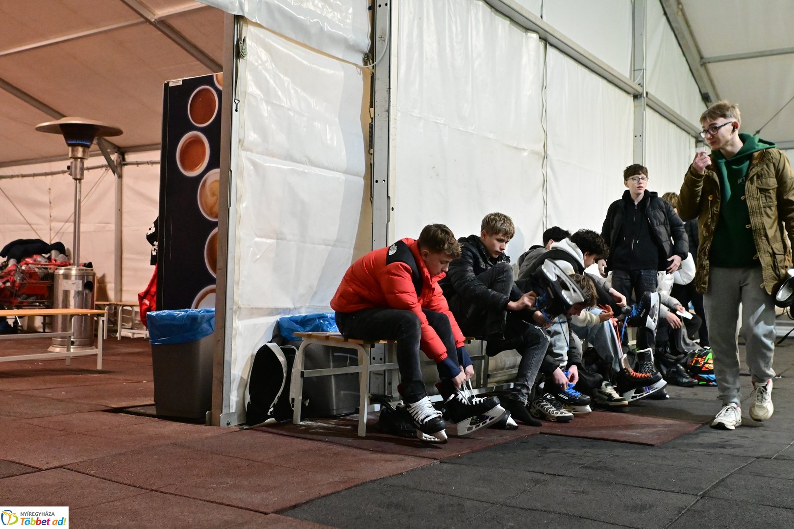 Megnyitott a jégpálya - 2025