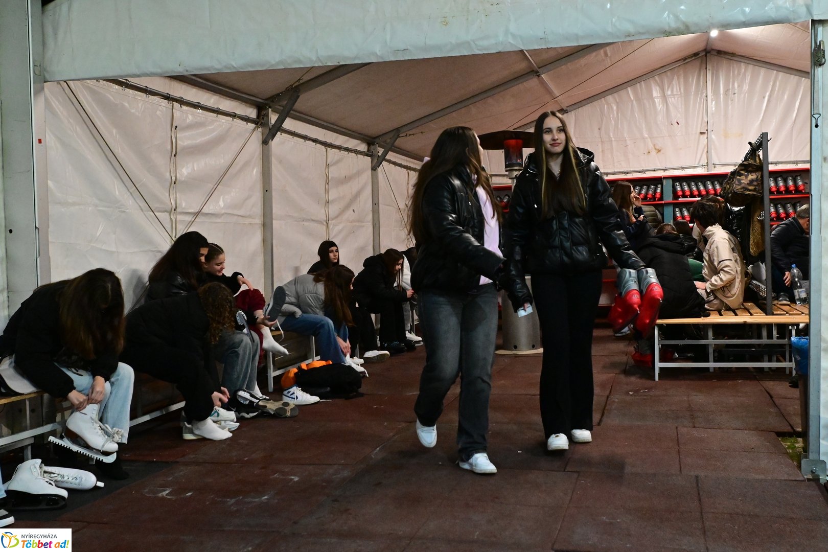 Megnyitott a jégpálya - 2025