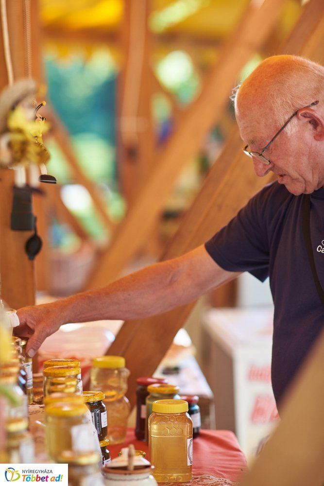 Megnyitott a Sóstói Piac