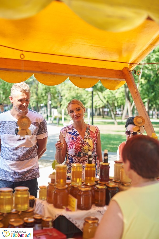 Megnyitott a Sóstói Piac