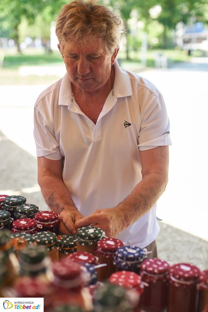 Megnyitott a Sóstói Piac