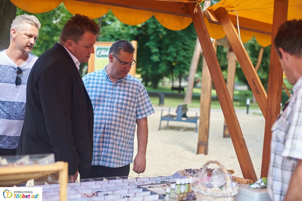 Megnyitott a Sóstói Piac