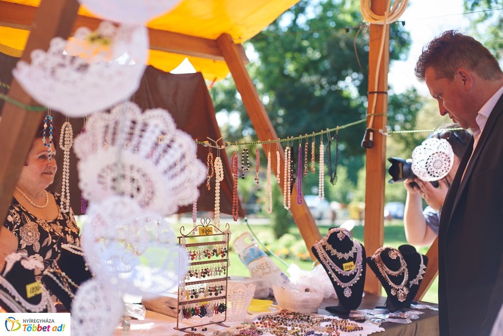 Megnyitott a Sóstói Piac