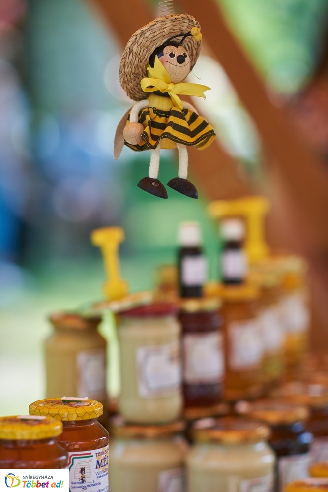 Megnyitott a Sóstói Piac