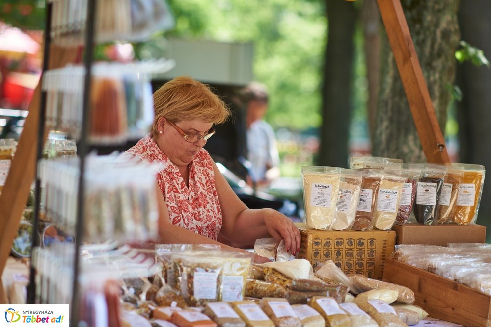 Megnyitott a Sóstói Piac