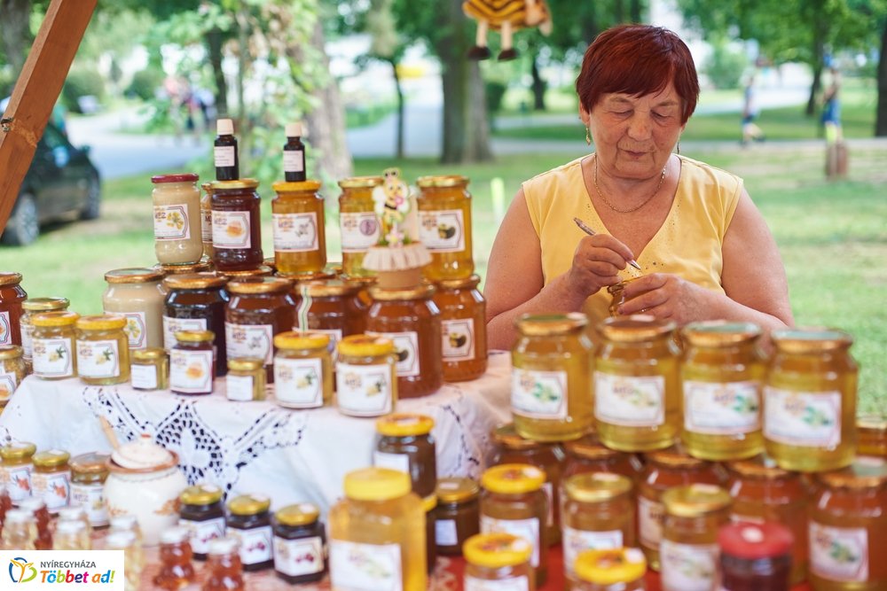 Megnyitott a Sóstói Piac