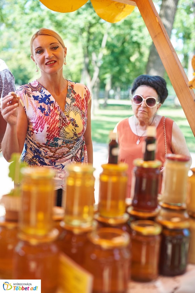 Megnyitott a Sóstói Piac