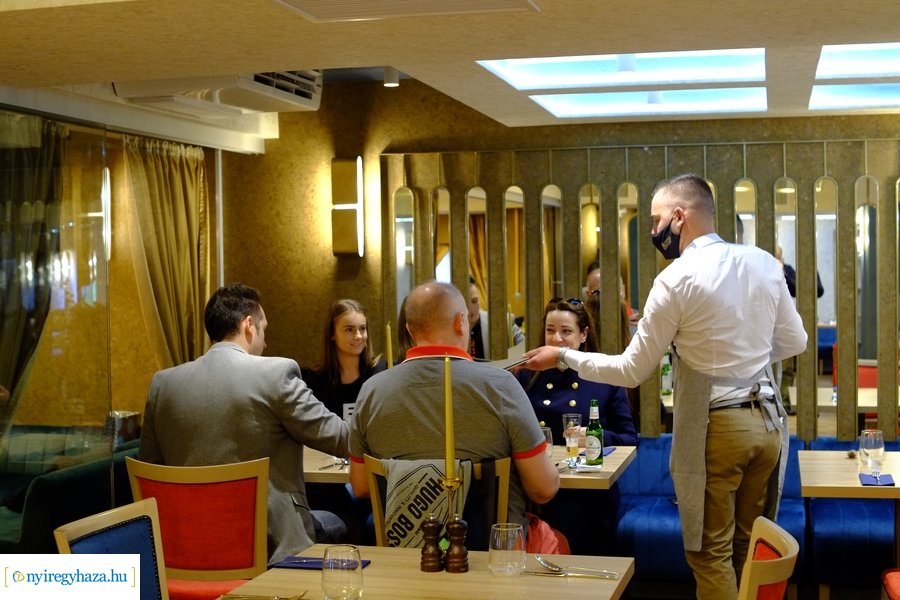 Megnyitott a Szindbád étterme