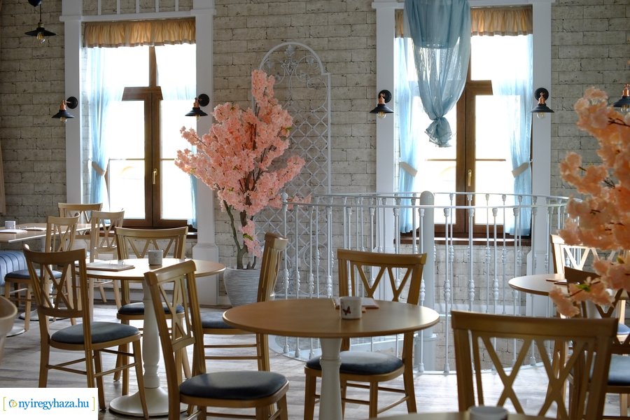 Megnyitott a Szindbád étterme