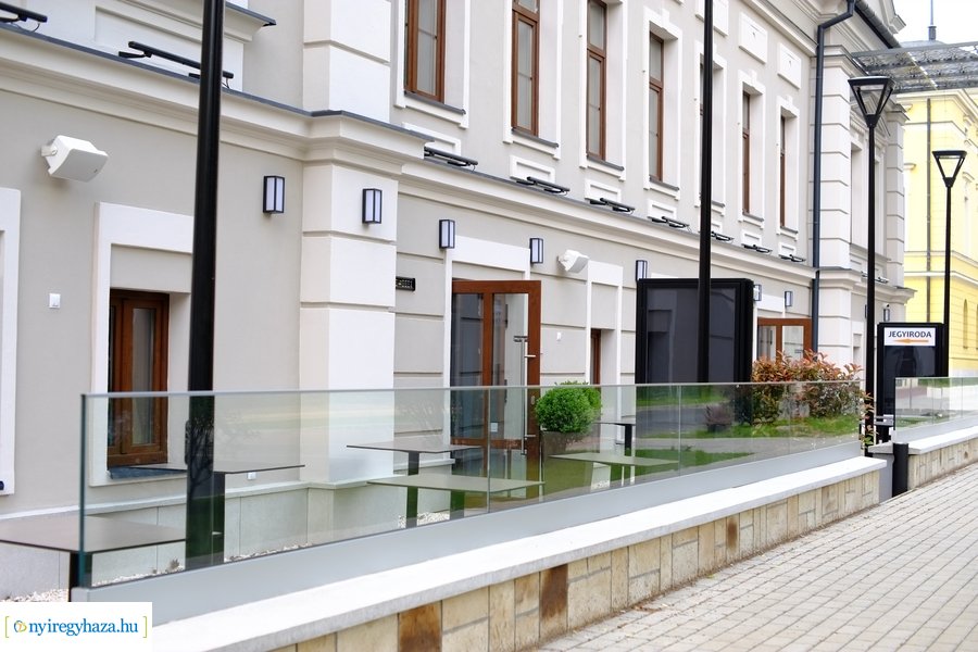 Megnyitott a Szindbád étterme