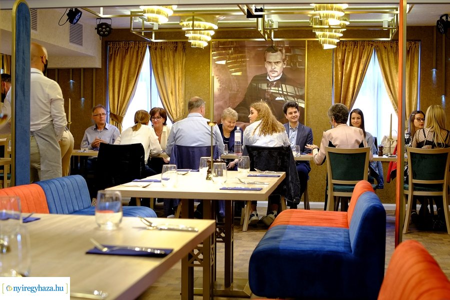 Megnyitott a Szindbád étterme