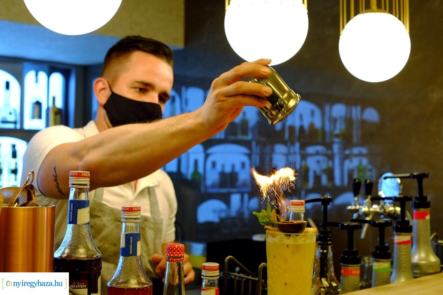 Megnyitott a Szindbád étterme