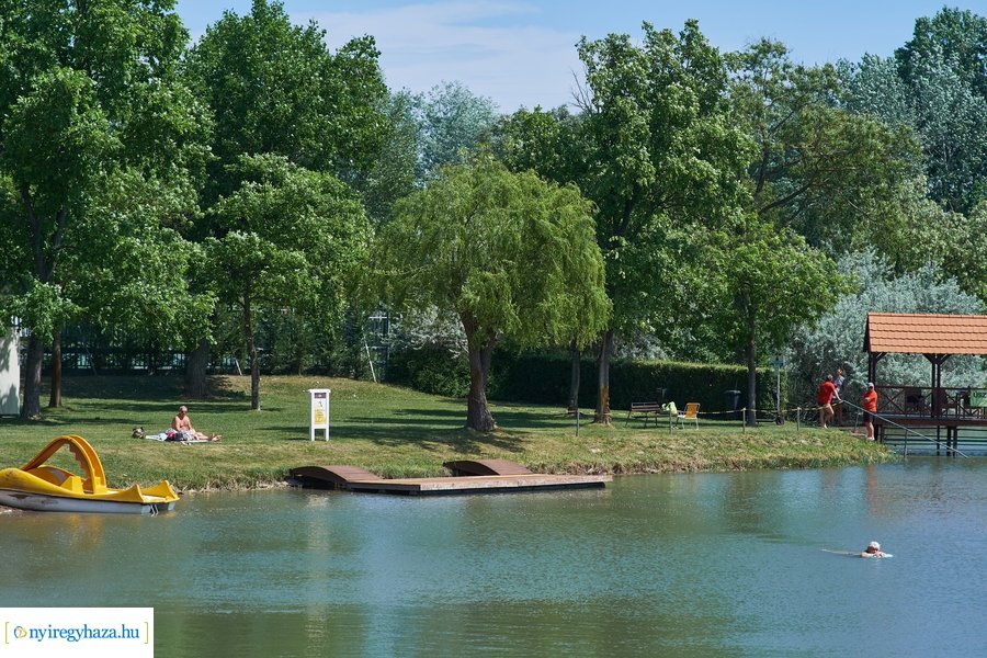 Megnyitott a Tófürdő 2022