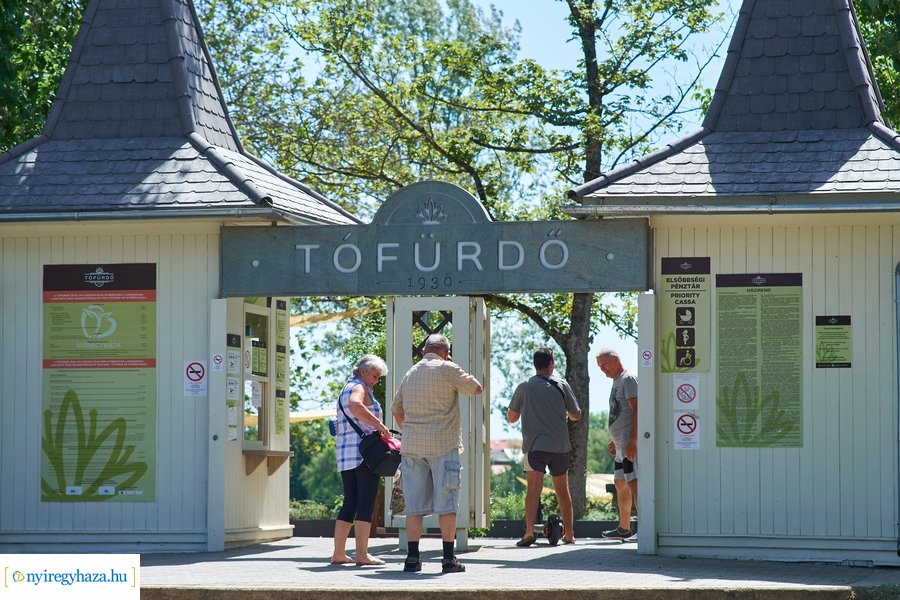 Megnyitott a Tófürdő 2022