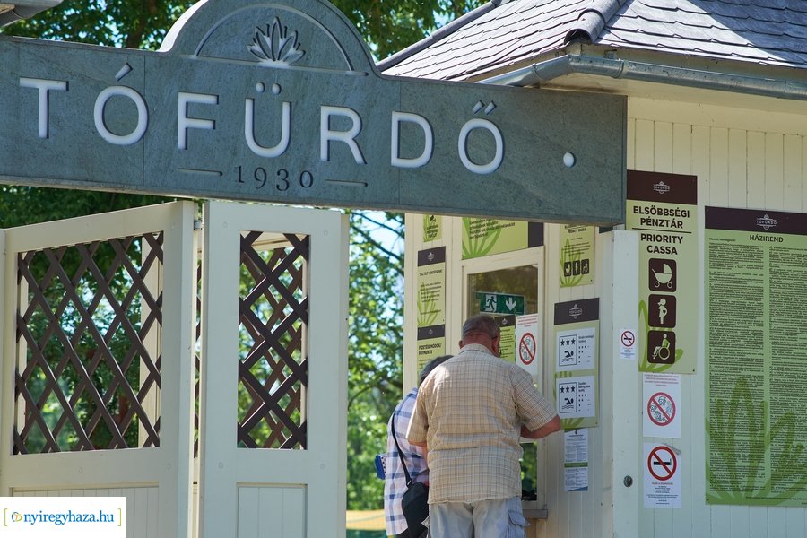 Megnyitott a Tófürdő 2022