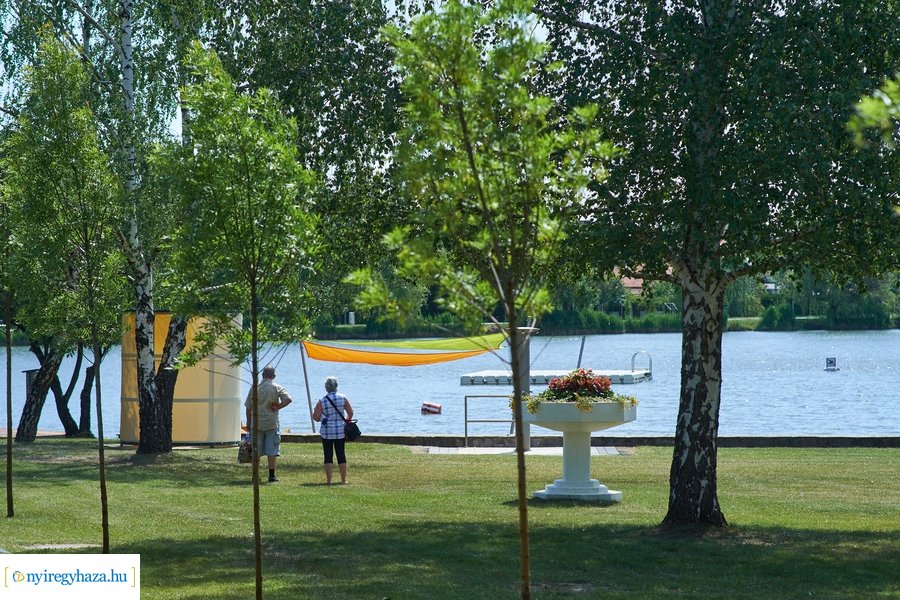 Megnyitott a Tófürdő 2022