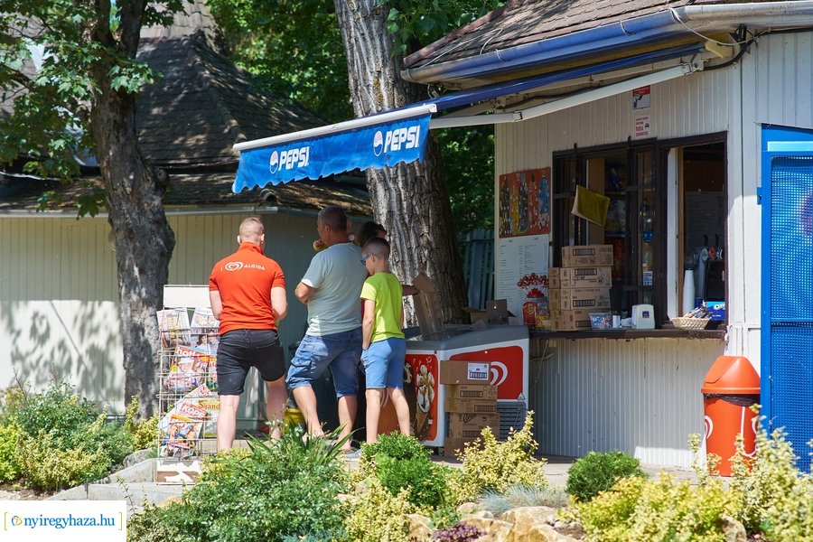 Megnyitott a Tófürdő 2022