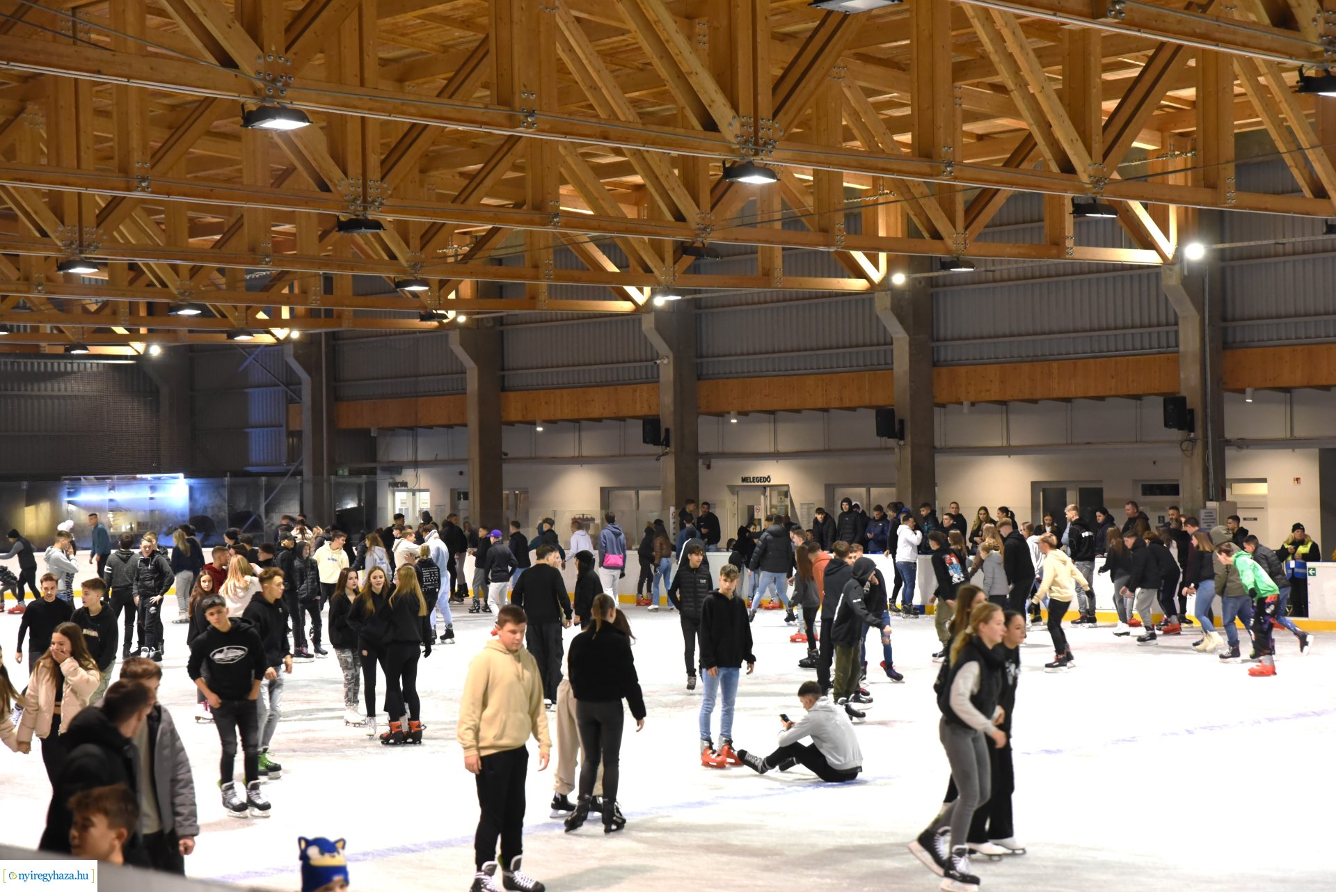 Megnyitott a Városi Jégpálya 