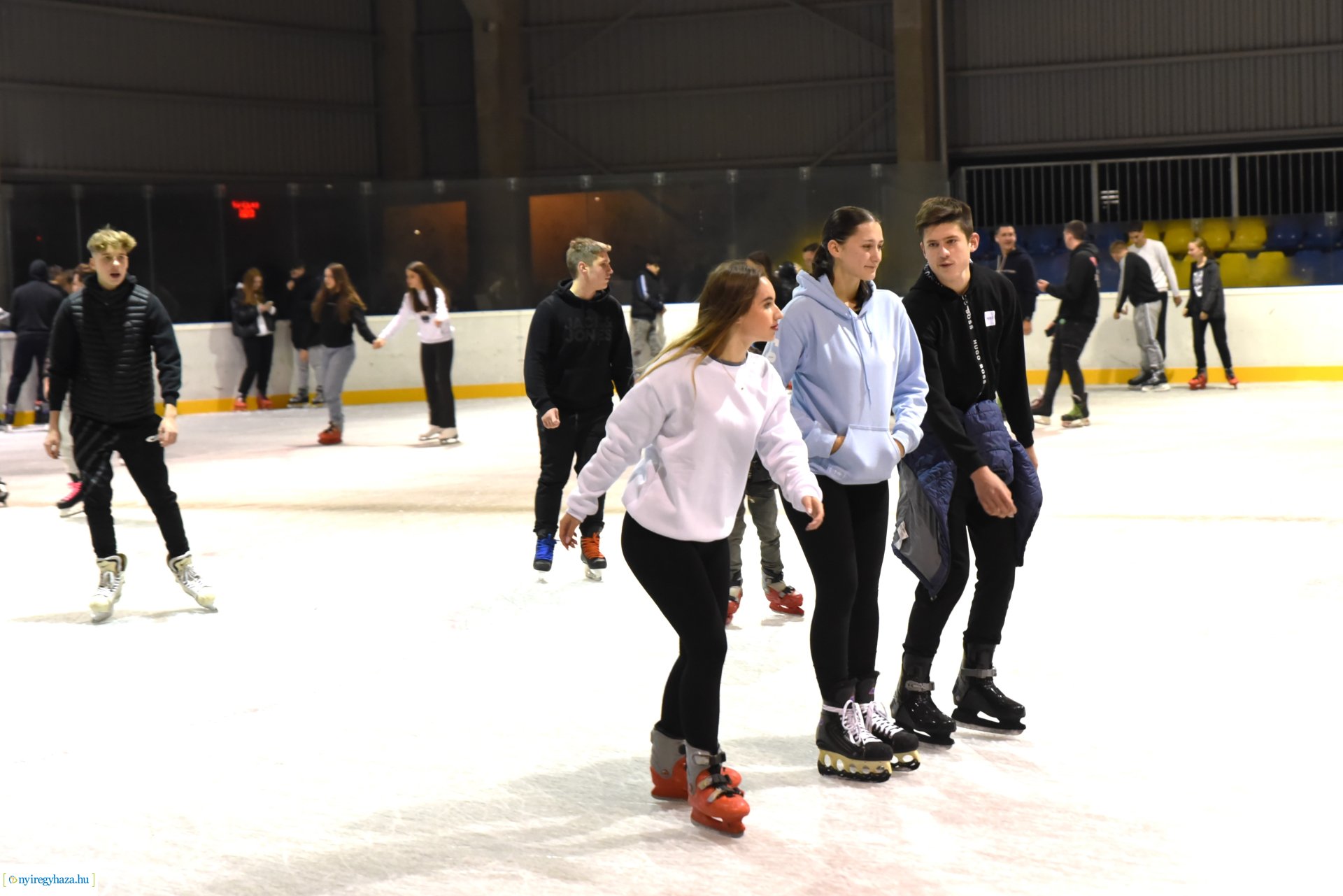 Megnyitott a Városi Jégpálya 