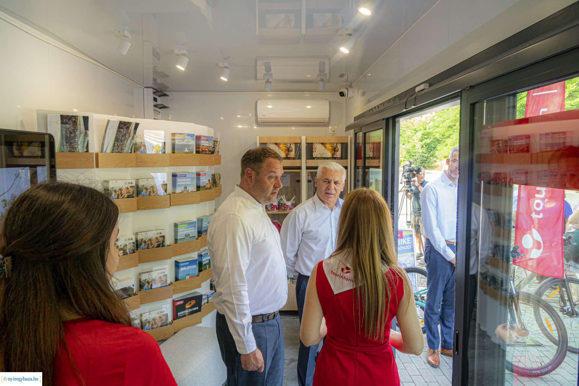 Megnyitotta kapuit az új Tourinform Sóstógyógyfürdő