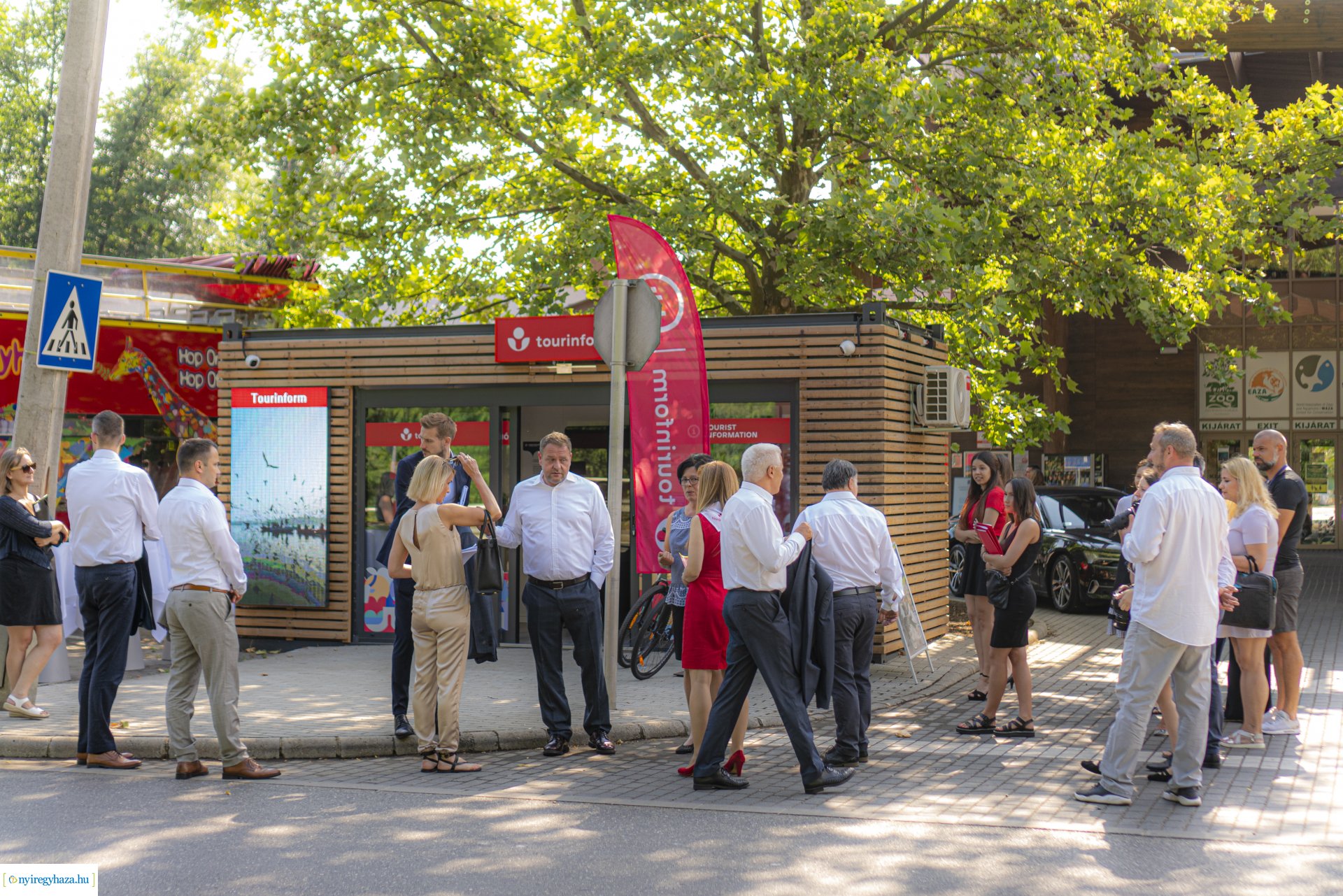 Megnyitotta kapuit az új Tourinform Sóstógyógyfürdő